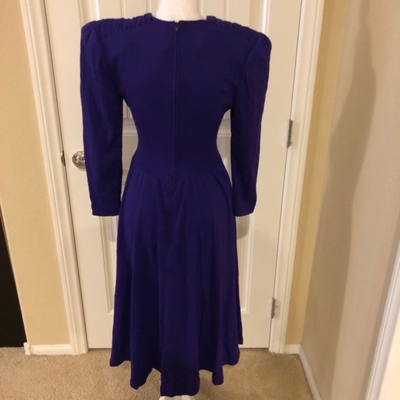 Vintage long sleeve Purple expo petite dress with shoulder pads - Picture 4 of 8